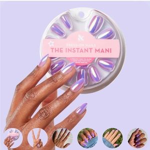 Medium “Amethyst Holographic” Olive & June Press-Ons